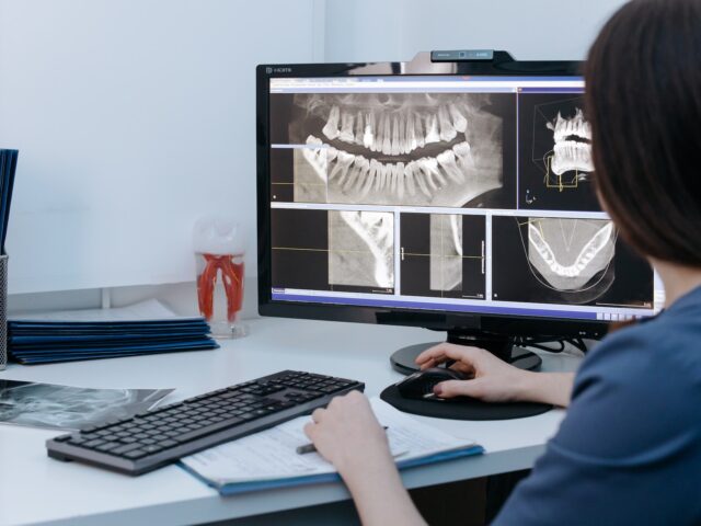 https://szedinadental.hu/wp-content/uploads/2022/09/pexels-cottonbro-6502039-640x480.jpg