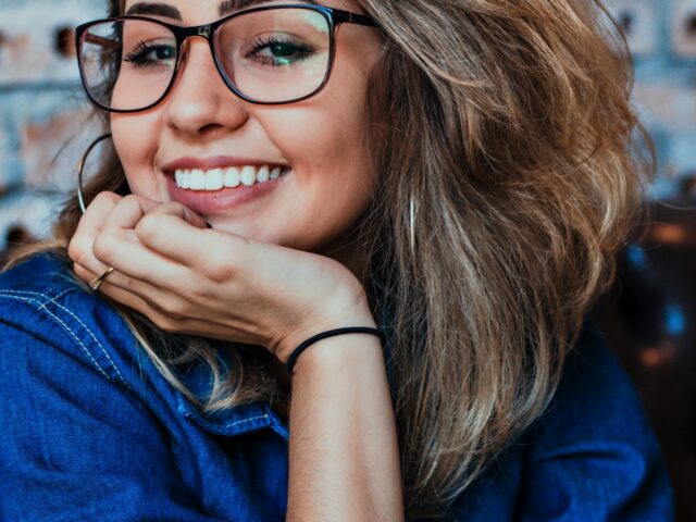 https://szedinadental.hu/wp-content/uploads/2022/09/pexels-vinicius-wiesehofer-1130626-640x480.jpg